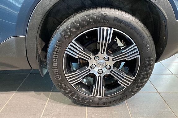 Volvo XC40 17 of 23