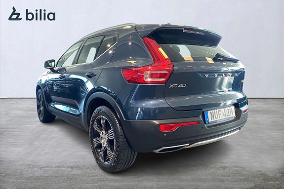 Volvo XC40 2 of 23