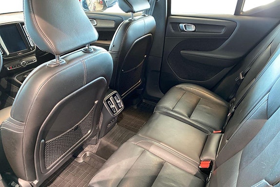 Volvo XC40 13 of 23
