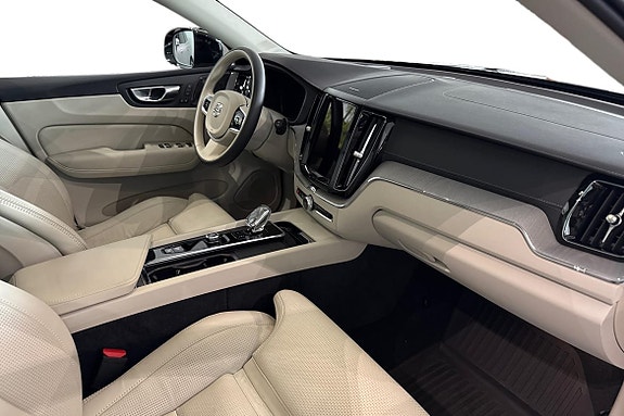 Volvo XC60 7 of 30