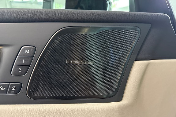Volvo XC60 22 of 30