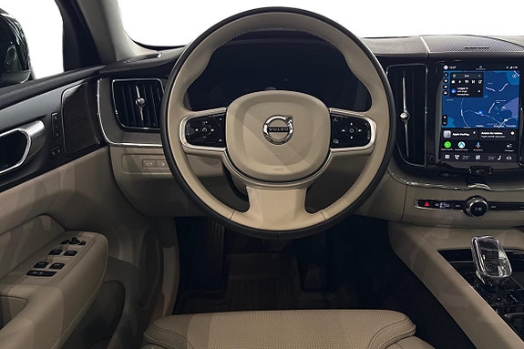 Volvo XC60 11 of 30