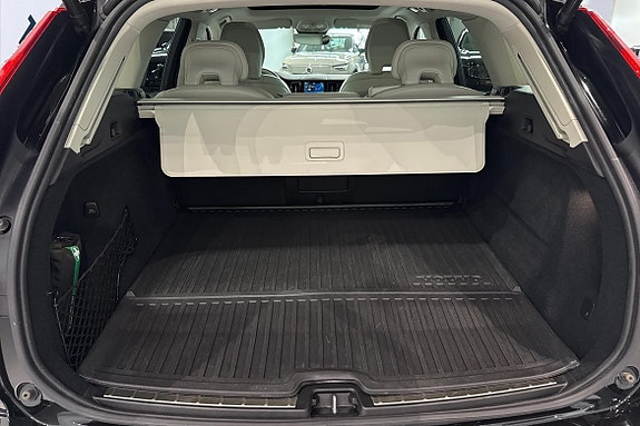 Volvo XC60 12 of 30