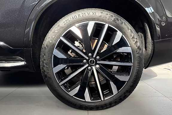 Volvo XC90 17 of 30
