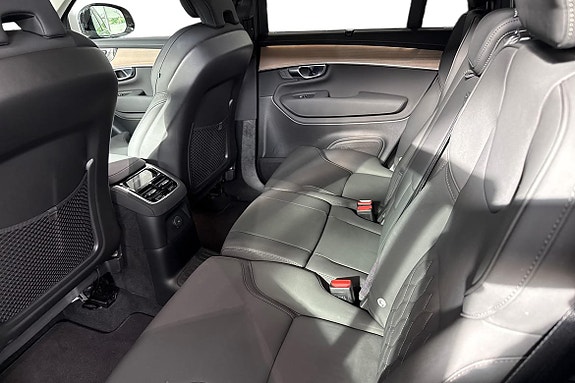 Volvo XC90 13 of 30