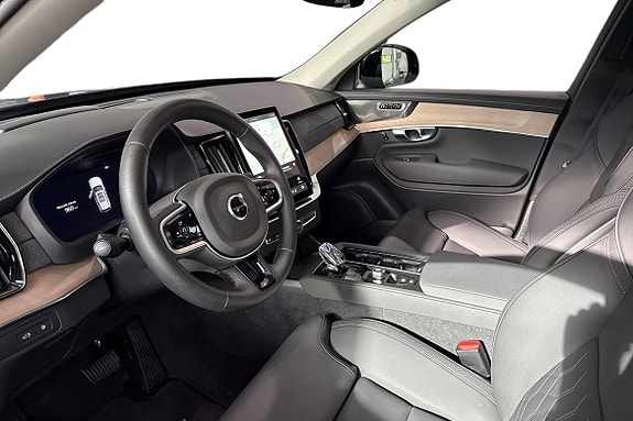 Volvo XC90 14 of 30