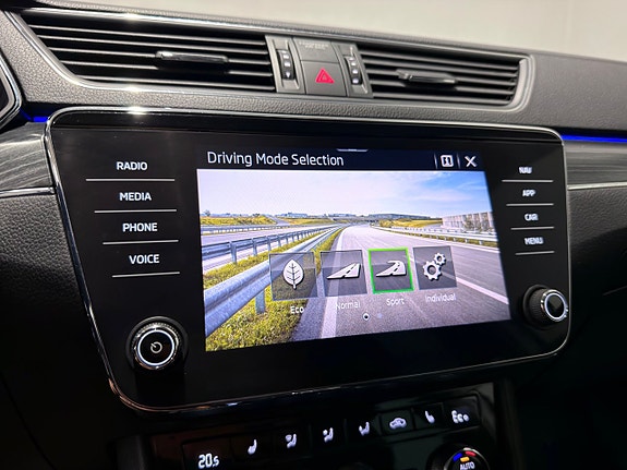 Skoda Superb 21 of 30