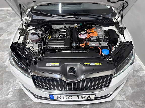 Skoda Superb 13 of 30