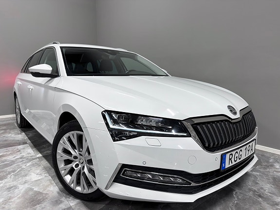 Skoda Superb 2 of 30