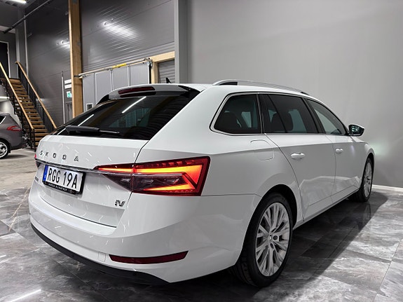 Skoda Superb 8 of 30
