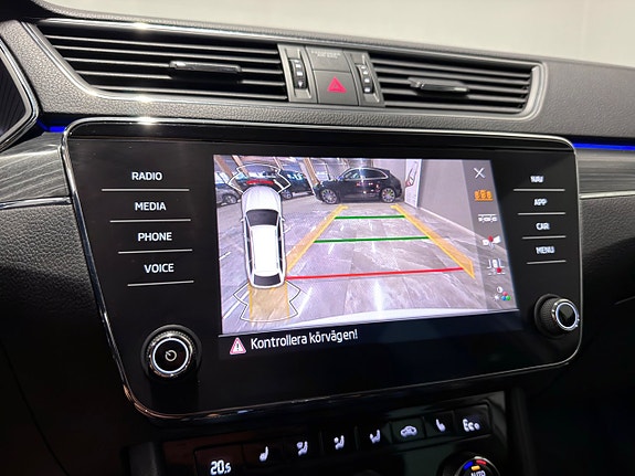 Skoda Superb 22 of 30