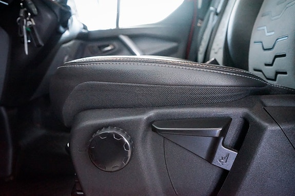 Ford Transit Custom 20 of 30