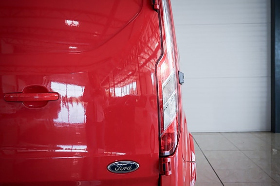 Ford Transit Custom 8 of 30