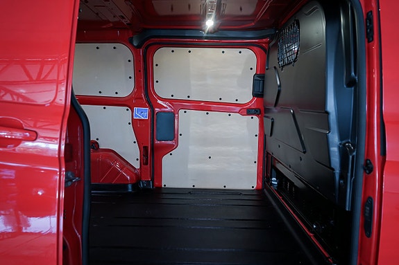 Ford Transit Custom 27 of 30