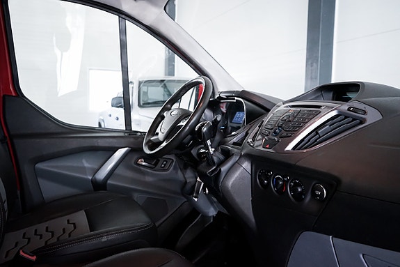 Ford Transit Custom 23 of 30