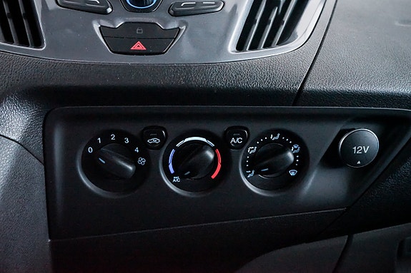 Ford Transit Custom 12 of 30