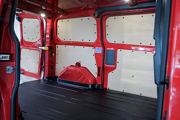 Ford Transit Custom 28 of 30
