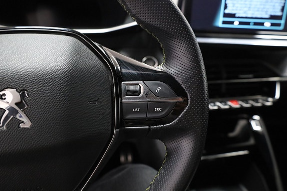 Peugeot e-208 18 of 24