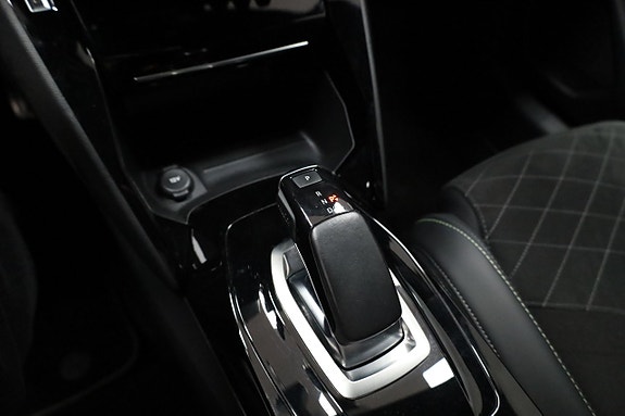 Peugeot e-208 21 of 24