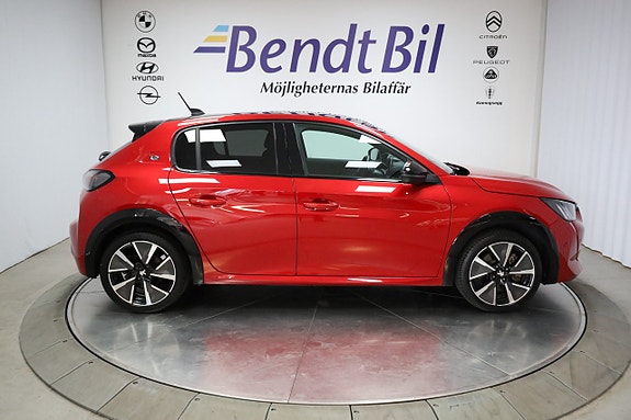 Peugeot e-208 13 of 24