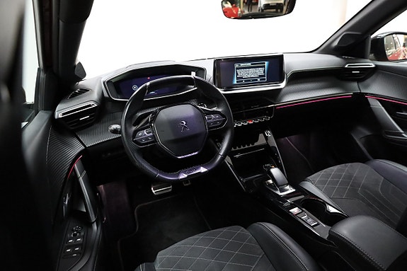 Peugeot e-208 3 of 24