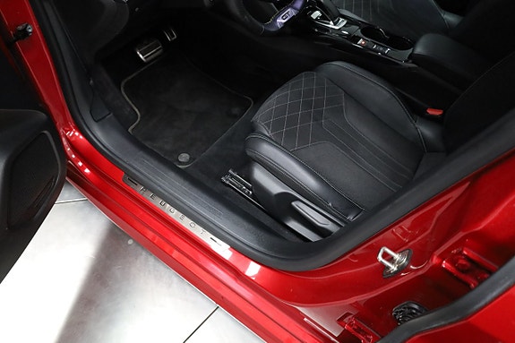 Peugeot e-208 11 of 24