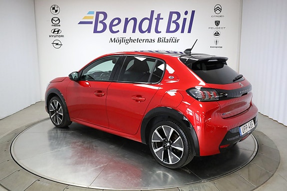 Peugeot e-208 8 of 24