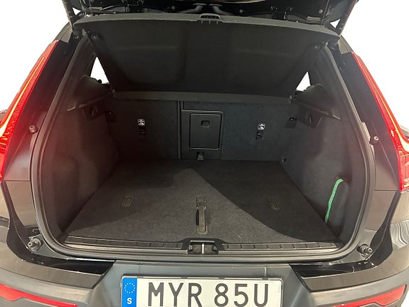 Volvo XC40 14 of 16