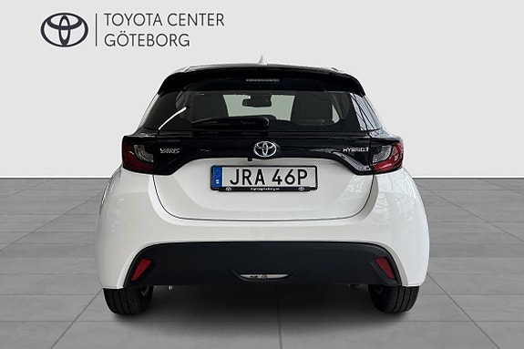 Toyota Yaris 6 of 12