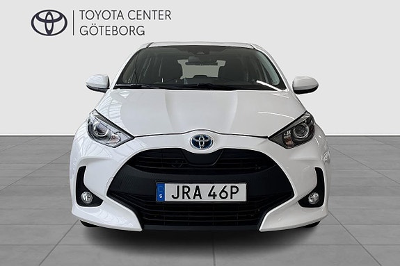 Toyota Yaris 7 of 12