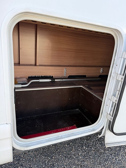 Knaus Sky Ti 700 * Alde & Långbäddar & Automat * 4 of 14