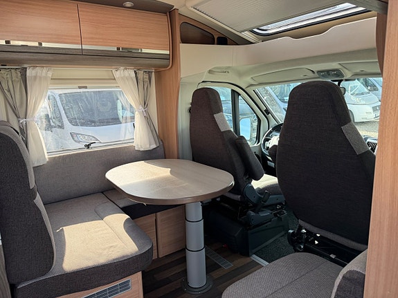 Knaus Sky Ti 700 * Alde & Långbäddar & Automat * 5 of 14