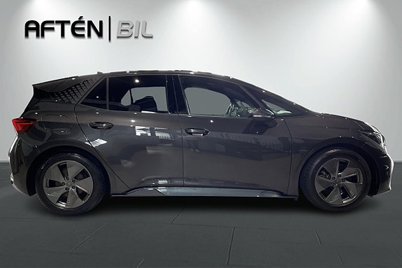 Cupra Born 7 of 23