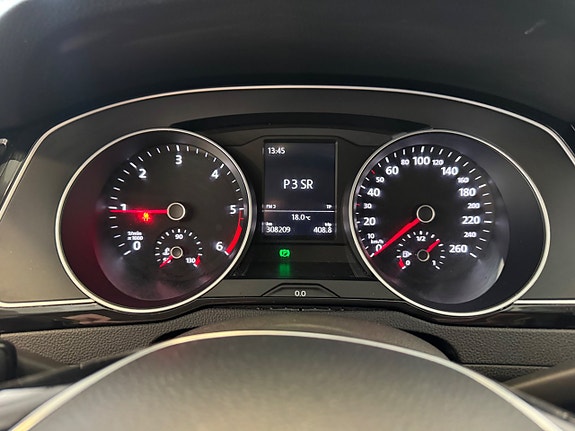 Volkswagen Passat 7 of 10