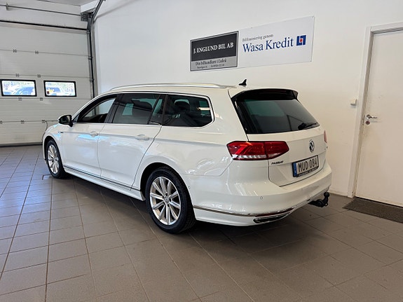 Volkswagen Passat 3 of 10