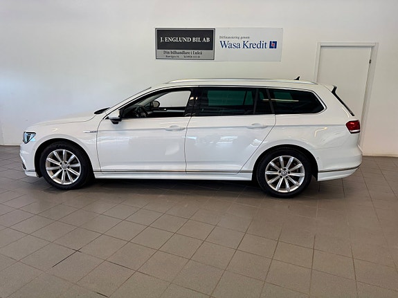 Volkswagen Passat 2 of 10
