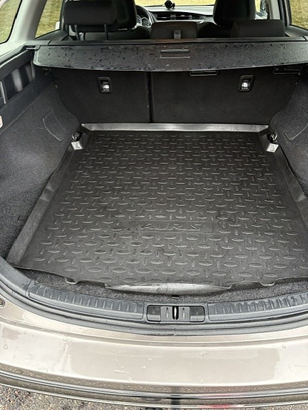 Toyota Auris 8 of 9