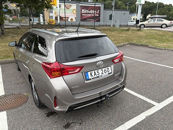 Toyota Auris 3 of 9