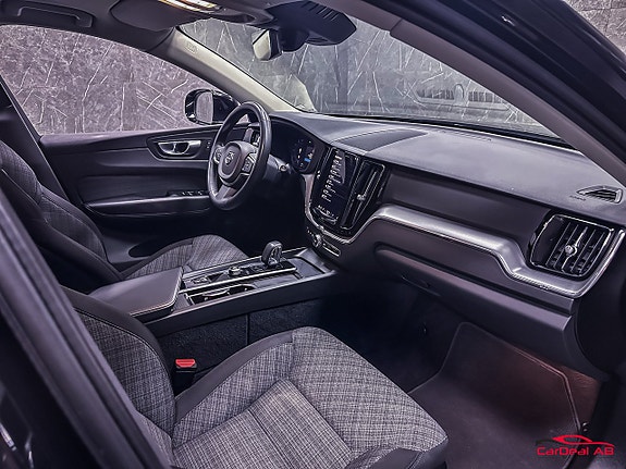 Volvo XC60 11 of 27