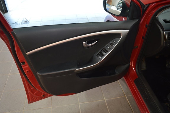 Hyundai i30 7 of 18