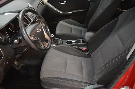 Hyundai i30 8 of 18