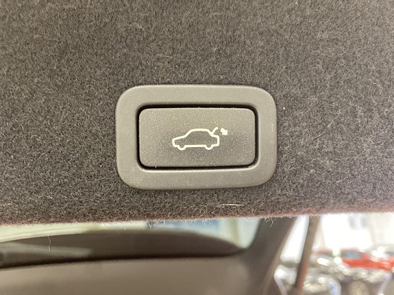 Volvo XC60 13 of 13