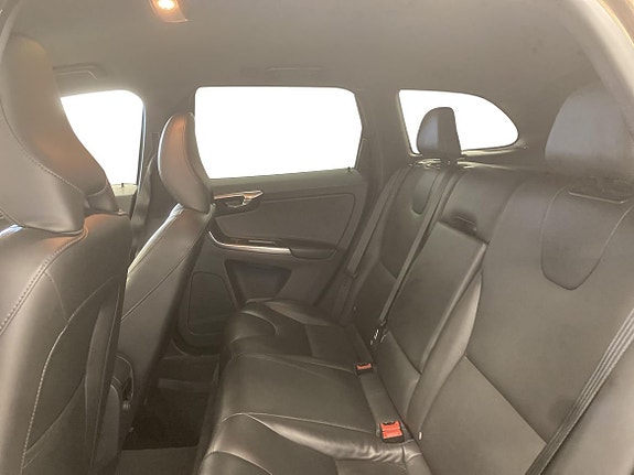 Volvo XC60 7 of 13