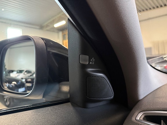 Volvo XC70 17 of 22