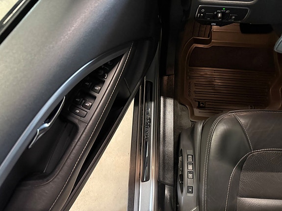 Volvo XC70 10 of 22