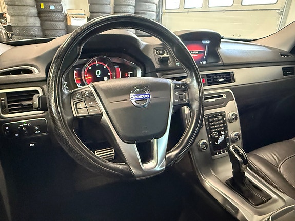 Volvo XC70 14 of 22