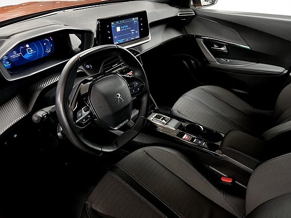 Peugeot e-2008 5 of 15
