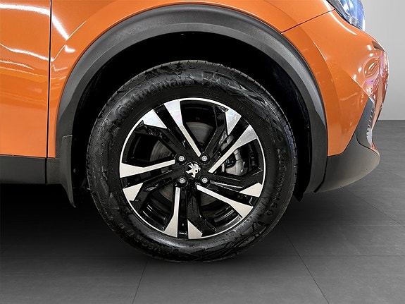 Peugeot e-2008 14 of 15