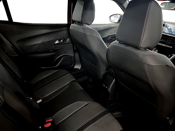 Peugeot e-2008 12 of 15