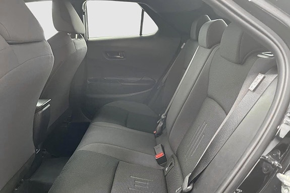 Toyota C-HR 8 of 11